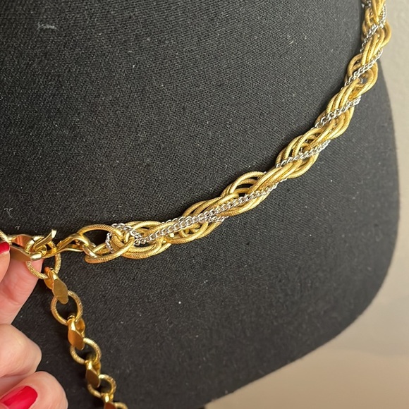 5/$25 Women’s Gold Metal Rope chain belt - Picture 2 of 5